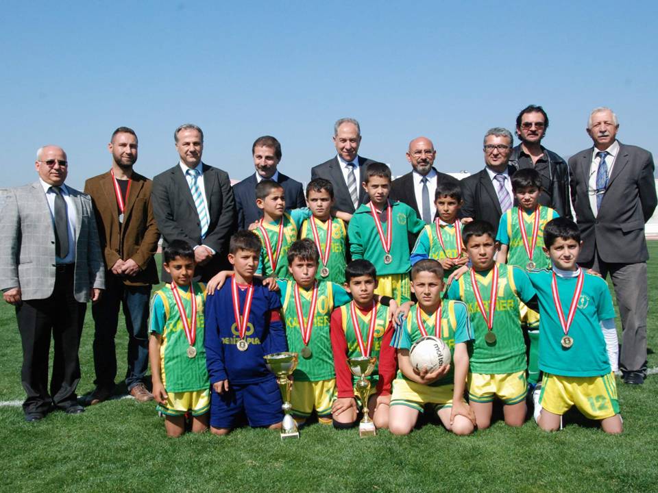 İlkokullar arası futbol şampiyonasında birinci Çağlayan Cumhuriyet İlkokulu