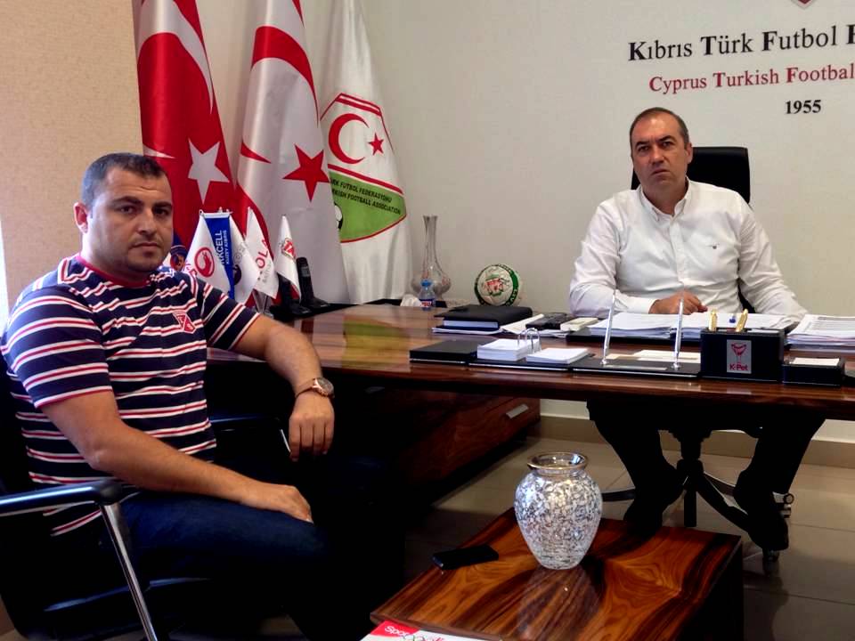 Kıbrıs Türk Futbolcular Derneği Başkanı Salih Işık'tan ziyaret 