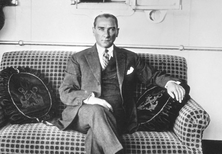 Ulu önder Mustafa Kemal Atatürk'ü özlemle anıyoruz